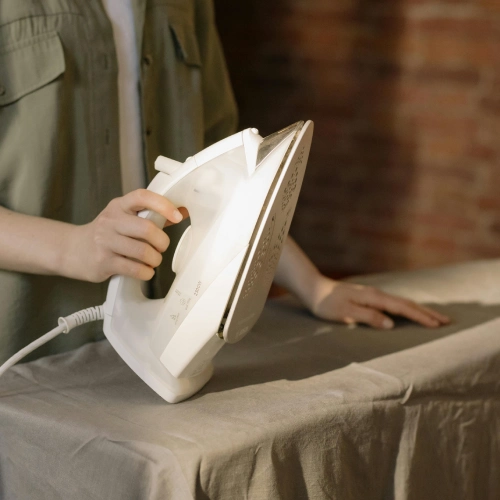 Centrales vapeur : L'astuce ultime pour ne plus tacher votre linge propre