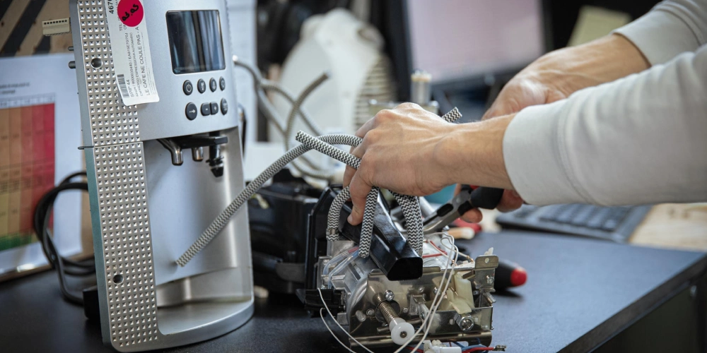 L'art de la seconde vie : Le parcours d'un appareil reconditionné en atelier